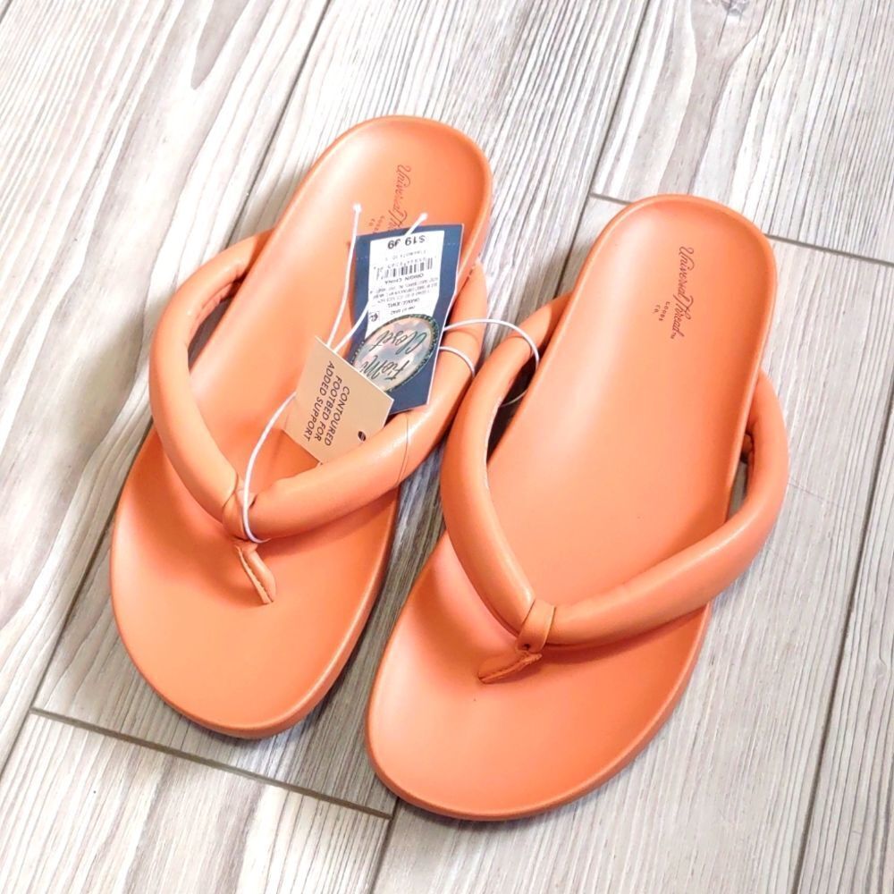(57-1040)    Universal thread Jewel Sandals Sz 6